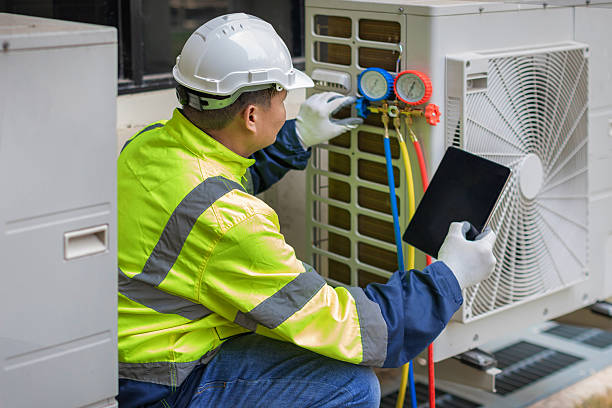 Professional Hvac Maintenance technician working in Commercial Point, OH